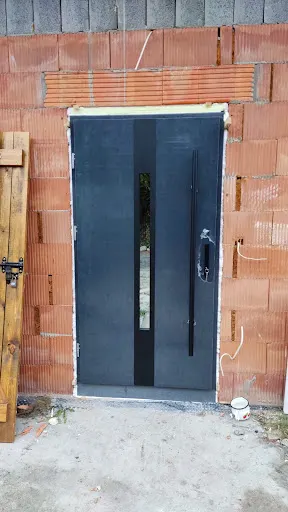 Mondori - drzwi podłogi montaż